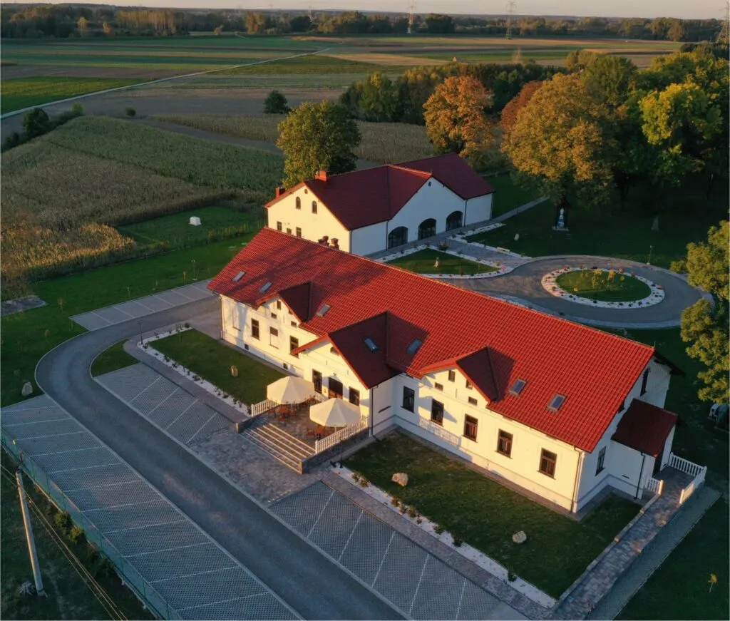 Dwór Zdaków - Imprezy okolicznościowe, Wesela, Komunie, Stypy